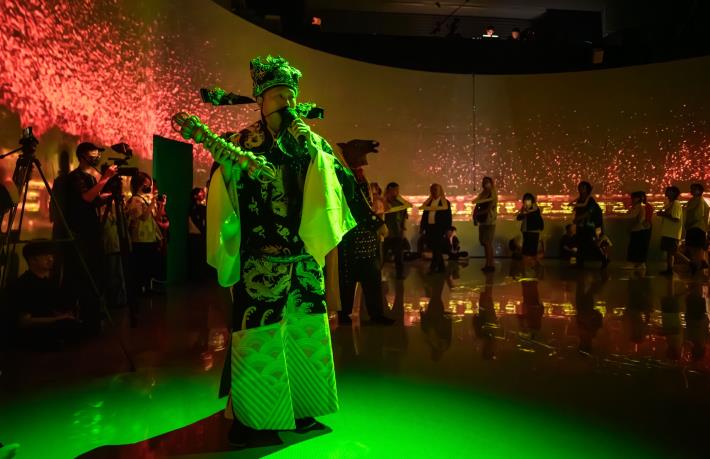 04_「地獄懺」展覽開幕演出現場，國立臺灣美術館提供，攝影：蔡鴻民Hank TSAI
