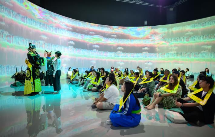 06_「地獄懺」展覽開幕演出現場，國立臺灣美術館提供，攝影：蔡鴻民Hank TSAI