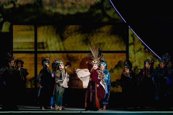 歌仔戲人間國寶小咪飾演長老理加，演出史上唯一一次，原住民用臺灣主人的身分出現在國際舞台上。