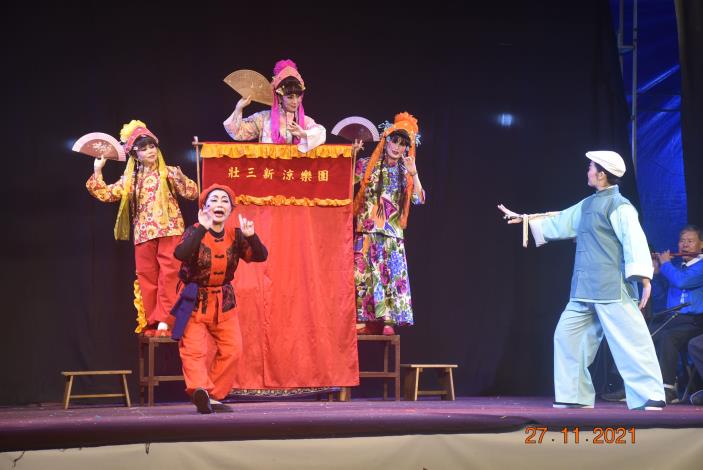 宜蘭【壯三新涼樂團】首次入選駐園演出計畫，被稱為「落地掃」的宜蘭本地歌仔，堪稱最接地氣、也最能代表宜蘭本土風情的傳統藝術型態。