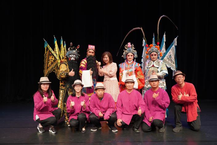 【漢陽北管劇團】連年入選駐園演出計畫，同時擁有多名前、後場結業藝生，是本計畫辦理九年以來，參演結業藝生最多的一團。