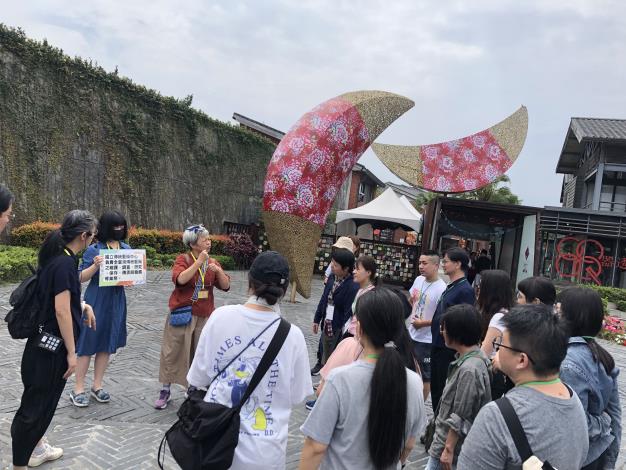 聽聾朋友共遊國立傳統藝術中心宜蘭園區。