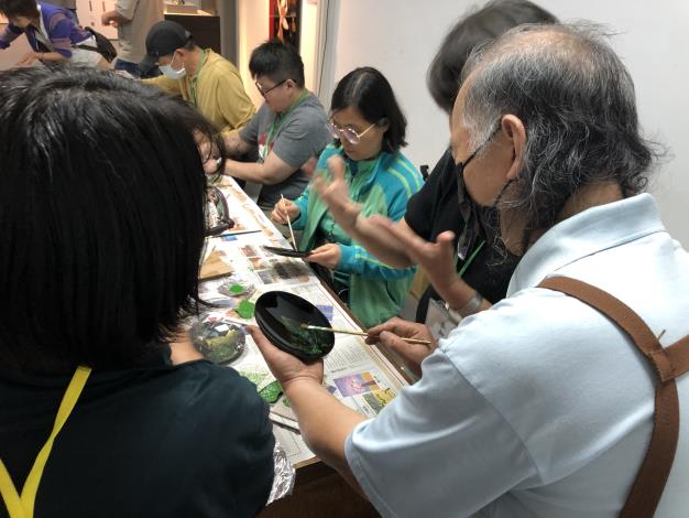 「傳藝友善 聽障導覽」傳統工藝DIY-漆盤拓葉