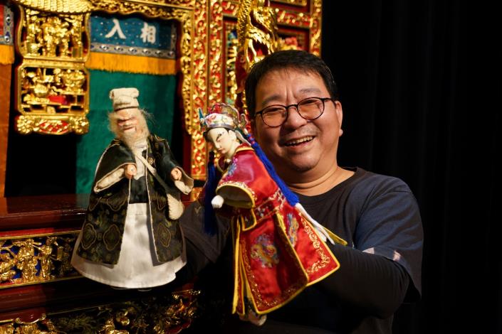 【弘宛然古典布袋戲團】結業藝生吳榮昌特別帶來重新整理的〈白猿偷桃〉，是近年少見的傳統劇目。