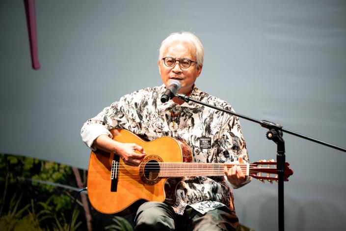 現場邀請本系列活動演唱會歌手達卡鬧演唱一曲，帶來《Am到天亮組曲》。