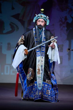 鴻明歌劇團《華容道》新秀吳承恩飾演孔明