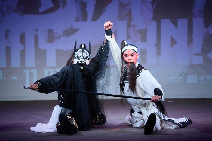 臺灣豫劇團《戰馬超》新秀劉冠廷(右)飾演馬超、邱昭源(左)飾演張飛 (2)