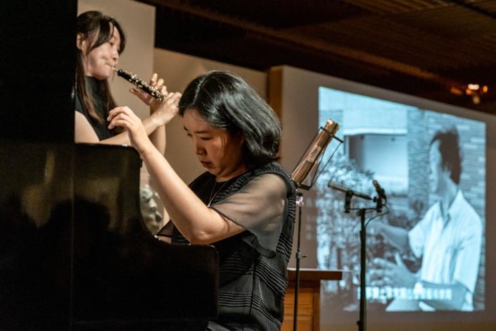 開幕式現場由雙簧管演奏家李斐雯與鋼琴家廖皎含現場演奏馬水龍作品《懷念》，讓沉寂多年的鋼琴再度響起，別具意義。