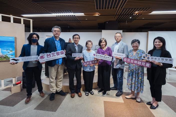 今(10)日「《看見音樂 聽見畫》馬水龍逝世十周年紀念特展」盛大開幕，傳藝中心與各單位通力合作，將馬水龍精彩的藝術人生展現於大眾眼前。