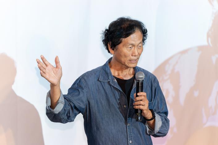 今(12)日「《原音如此流行－從山地歌謠到流行金曲》特展」隆重開幕，本次特展顧問明立國教授以「土壤與種子」為喻，強調傳統文化是養分，唯有守護傳統，原民流行音樂才能不