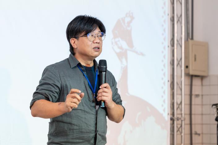 今(1)日《原音如此流行－從山地歌謠到流行金曲》特展巡迴至花創隆重開幕，特展策展人葉宗哲指出，本展從戰後的歌謠採集出發，一路梳理至當代原青創作與獨立音樂潮流，跨越超