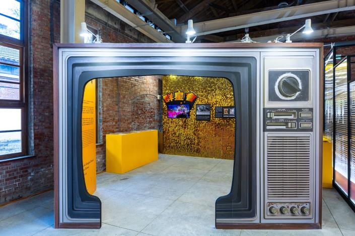 特展自即日起至10月26日於華山文創園區西5-1、5-2館展出，現場播放臺灣第一個歌唱電視節目《群星會》經典片段。