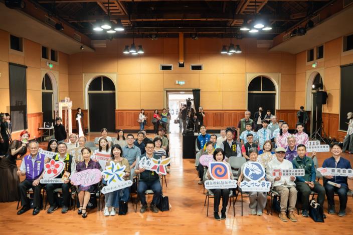 115年度南管藝術交流匯演今（13）日舉辦宣告記者會，現場與會來賓大合照。