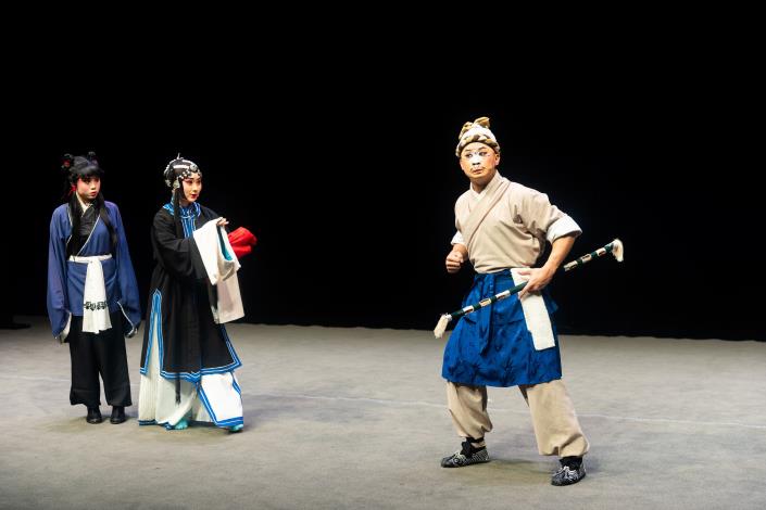 【當代傳奇劇場】武丑新秀林益緣（右）演出京劇《海舟過關》細膩刻畫丑角機智靈活、膽識過人的人物魅力。