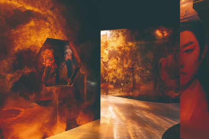 《鏡花水月》靜態銅鏡展區一隅。（李佳曄攝／國光劇團提供）