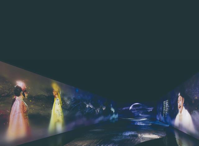 《天上人間—李後主》與《閻羅夢》裡的李後主、小周后的對望。（李佳曄攝／國光劇團提供）