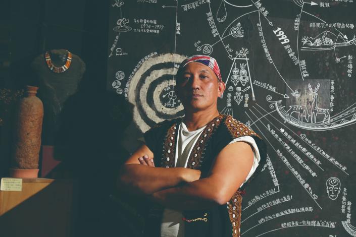 因為在排灣陶壺工藝的貢獻，瑪斯斯格獲得文化保存者榮譽。（楊為仁攝）