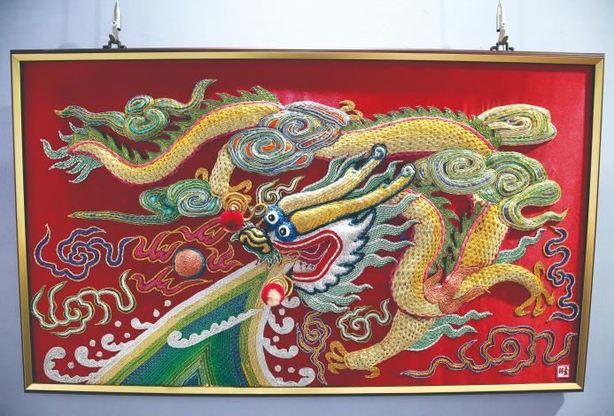 栩栩如生的繡品，展現傳統工藝的不凡。（楊為仁攝）