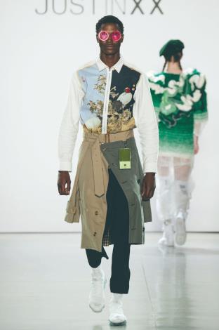 周裕穎JUST IN XX與故宮博物院聯名系列「Super linXX超脫」。（JUST IN XX 提供）