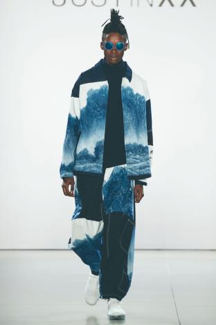 周裕穎JUST IN XX與故宮博物院聯名系列「Super linXX超脫」。（JUST IN XX 提供）