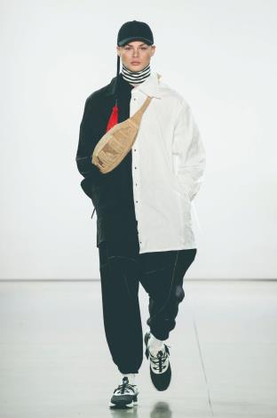 周裕穎JUST IN XX與故宮博物院聯名系列「Super linXX超脫」。（JUST IN XX 提供）