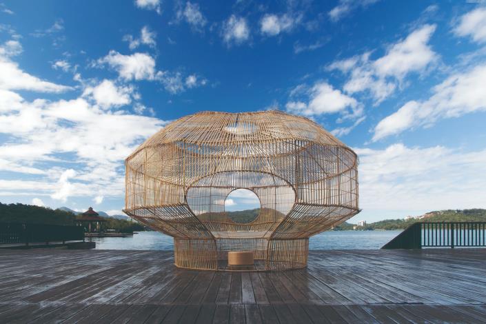 2017《筌屋》向人們傳遞與分享長老的古老智慧，這次我們不抓魚，要用它來捕捉人們的關注與腳步，靜靜欣賞日月潭與邵族傳統文化的美好。（徐崇盛攝／范承宗提供）