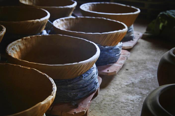 苗栗縣銅鑼窯是目前全臺最大容器製造者。