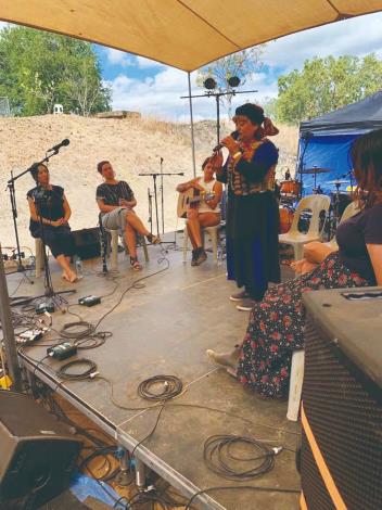 受邀Barunga音樂節，桑梅絹分享排灣女性歌謠及角色。（桑梅絹提供）