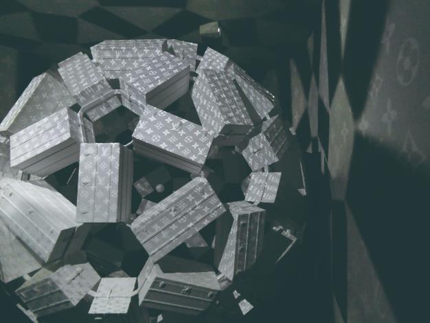 若說時尚是法國的傳統並不為過，在這個充滿美學、藝術的國度，羅丹的手貫穿了法國館「愛的讚歌」意蘊。