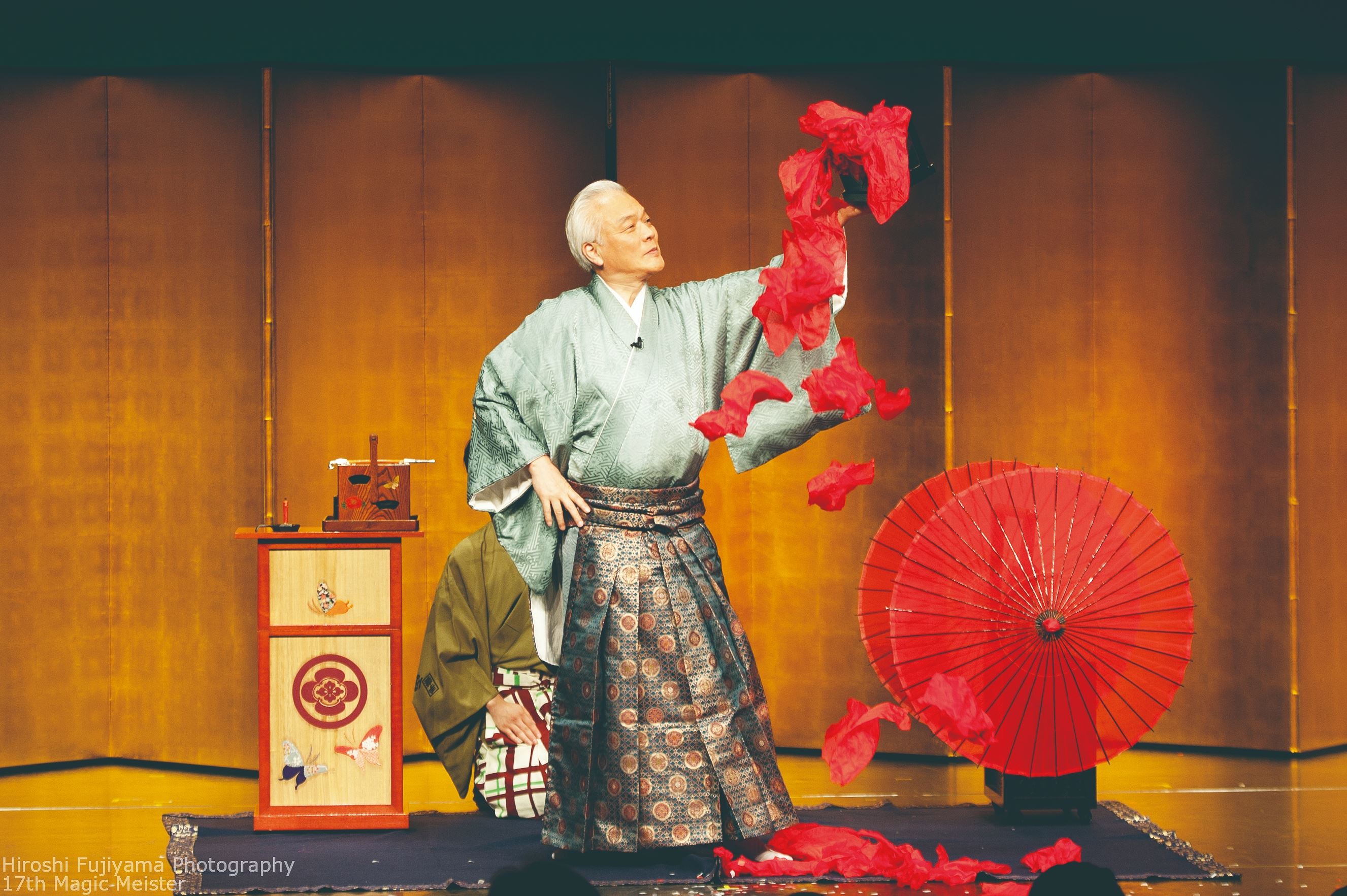 日本｜手妻・水藝讓水成為一場奇蹟 藤山新太郎與江戶幻術的當代復興