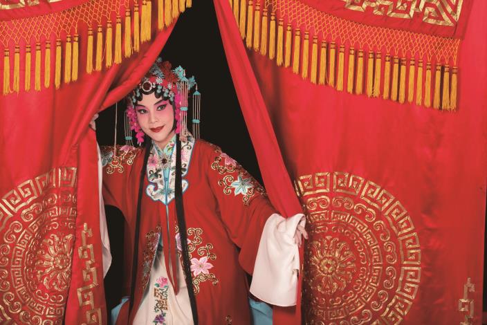 名旦程硯秋膾炙人口的代表作《鎖麟囊》，女主角薛湘靈由程派青衣王耀星演出。優美詞藻搭配程派低迴幽咽的唱腔，再加上王耀星的個人詮釋，精采絕倫。（國立傳統藝術中心提供）