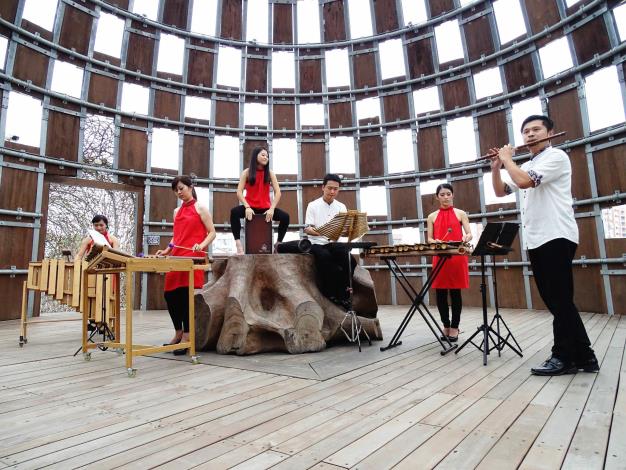 台灣竹樂團融合傳統與創新的演奏，以自製的竹樂器奏出屬於臺灣的新聲音。 圖為《森林之歌》音樂會宣傳照片。