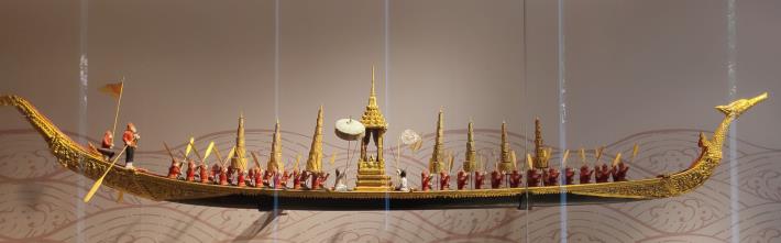 天鵝造型的素攀納鴻皇船。模型，十九至二十世紀，收藏於曼谷國立博物館。