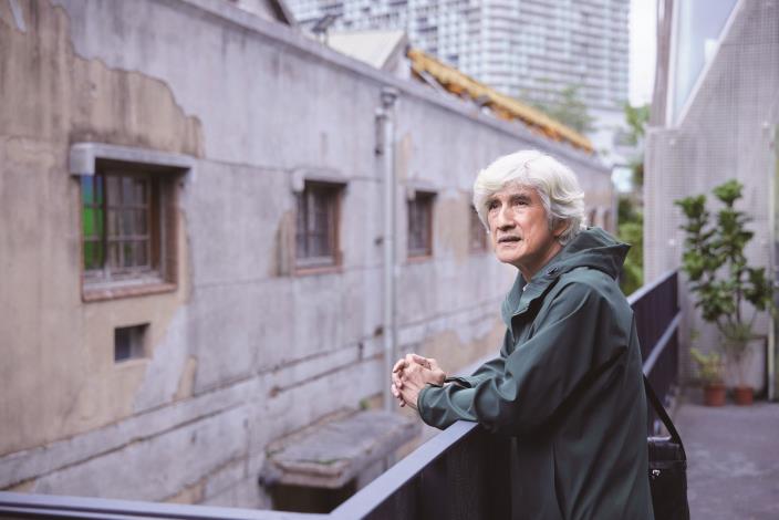 個人的經驗就是邱坤良創作靈感的泉源。（張方宇攝）