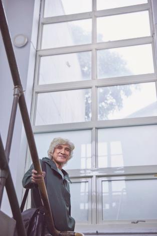 邱坤良相當重視「人」與「空間」的互動。（張方宇攝）