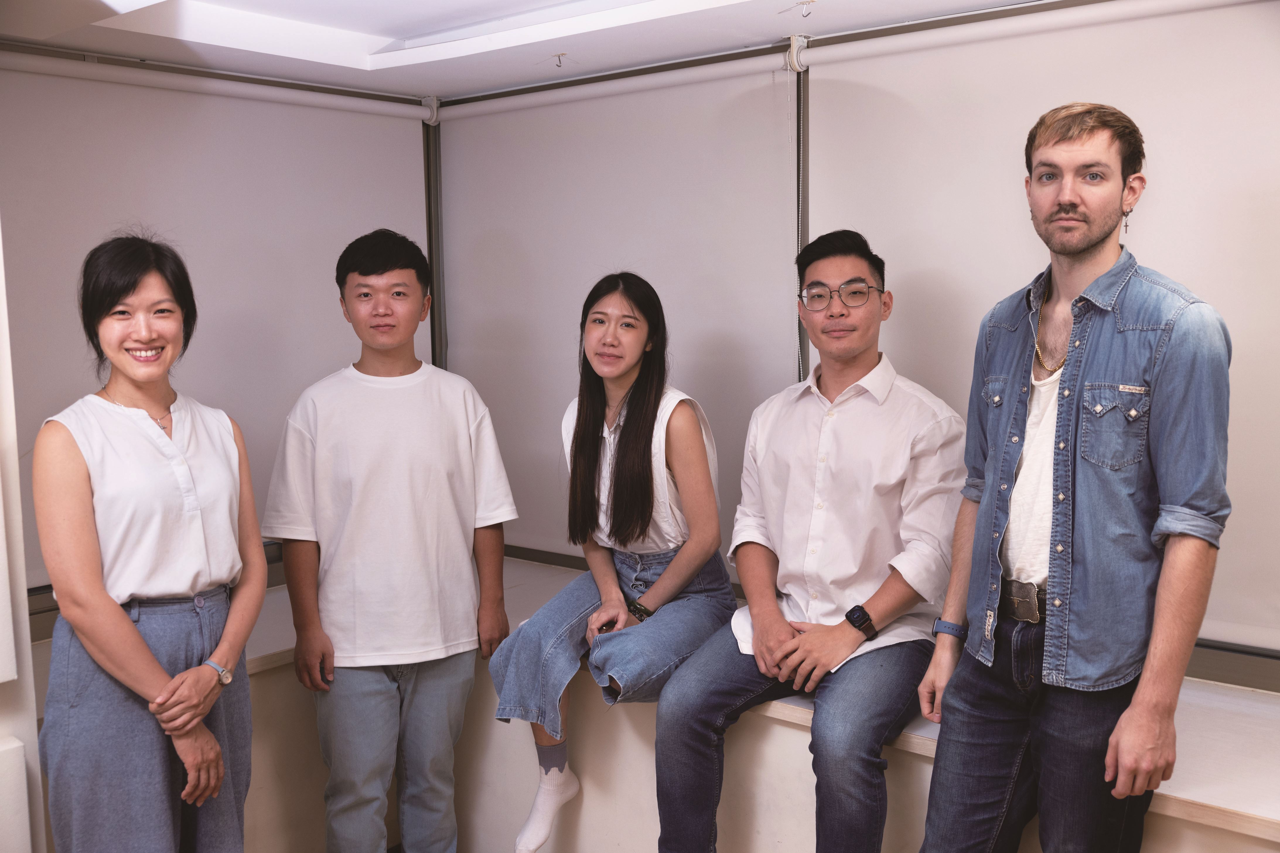 先來點名Voco Novo爵諾歌手成員（由左至右）：女中音雙雙、男高音靖元、女高音宥穎、男低音翔翔、男中音飛飛。（張智傑攝）