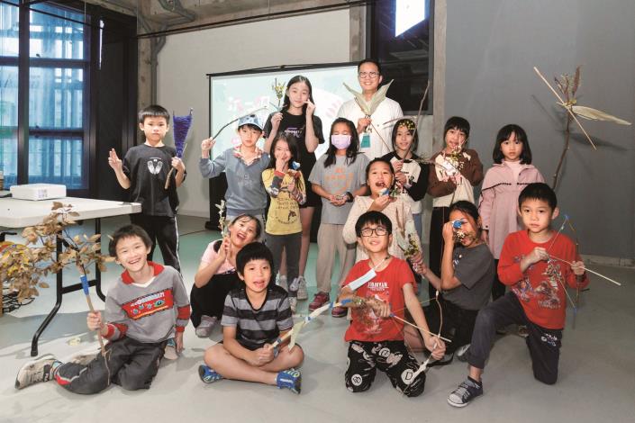 2024年林宇儂與新北市美術館合作的「兒童視角的自然遊戲地圖」兒童遊戲及表意工作坊。（新北市美術館攝／林宇儂提供）