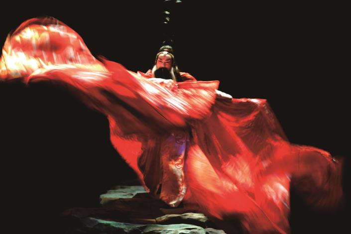 2006年《暴風雨》為吳興國個人表演生涯邁向四十年之作，期待他日轉譯成科藝作品。（郭政彰攝／當代傳奇劇場提供）