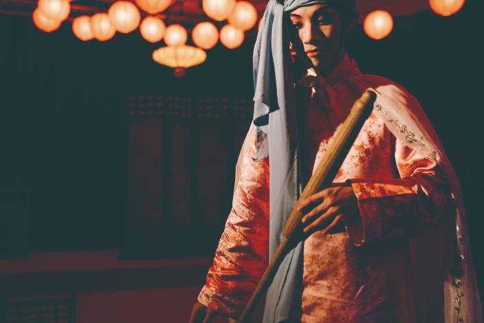 在江之翠劇場《行過洛津》中，陳煜典特別喜愛互相打對台，卻又沒有傳統那種拚台的氛圍。（秦大悲攝／陳煜典提供）