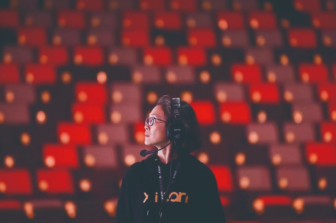 劇場是一種即時性極高的藝術，而每一次的準時開演，都是一場有技術、有情感的協奏。吳沛穎所守護的，不只是一次表演的完成，而是一整套讓傳統戲曲能夠在現代舞臺呼吸與延展的生命系統。（吳沛穎提供）