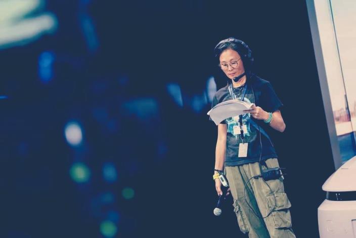 劇場是一種即時性極高的藝術，而每一次的準時開演，都是一場有技術、有情感的協奏。吳沛穎所守護的，不只是一次表演的完成，而是一整套讓傳統戲曲能夠在現代舞臺呼吸與延展的生命系統。（吳沛穎提供）