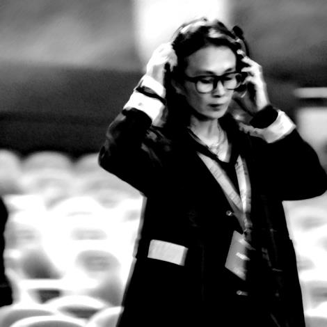 劇場是一種即時性極高的藝術，而每一次的準時開演，都是一場有技術、有情感的協奏。吳沛穎所守護的，不只是一次表演的完成，而是一整套讓傳統戲曲能夠在現代舞臺呼吸與延展的生命系統。（吳沛穎提供）