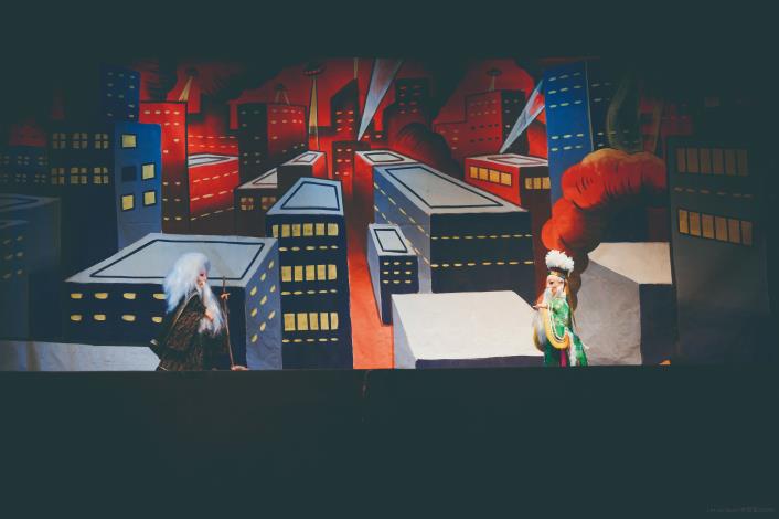 「《豆花公劇場版》佇咧製作的過程當中，搪著真濟困難佮挑戰，每一改攏咧考驗著製作團隊的能力。」主演王凱生說。（林育全攝／義興閣掌中劇團提供）