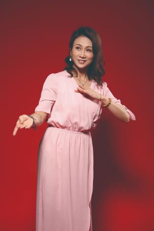 從藝生到總監，張孟逸以柔韌的姿態走過舞臺，逐漸找到屬於自己的定位，以共好帶領歌仔戲世代傳承。（徐欽敏攝／張孟逸提供）