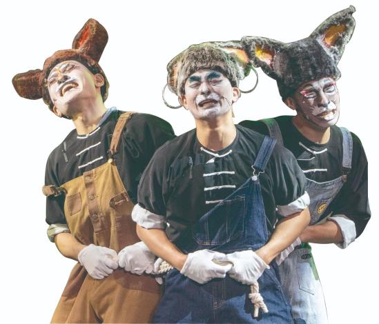 小傳奇劇場與台北曲藝團攜手合作專為兒童設計的《Baby英雄》，巧妙融合京劇與竹板快書元素，活潑生動的表演方式，讓孩子在歡笑中培養藝術素養。（小傳奇劇場提供）