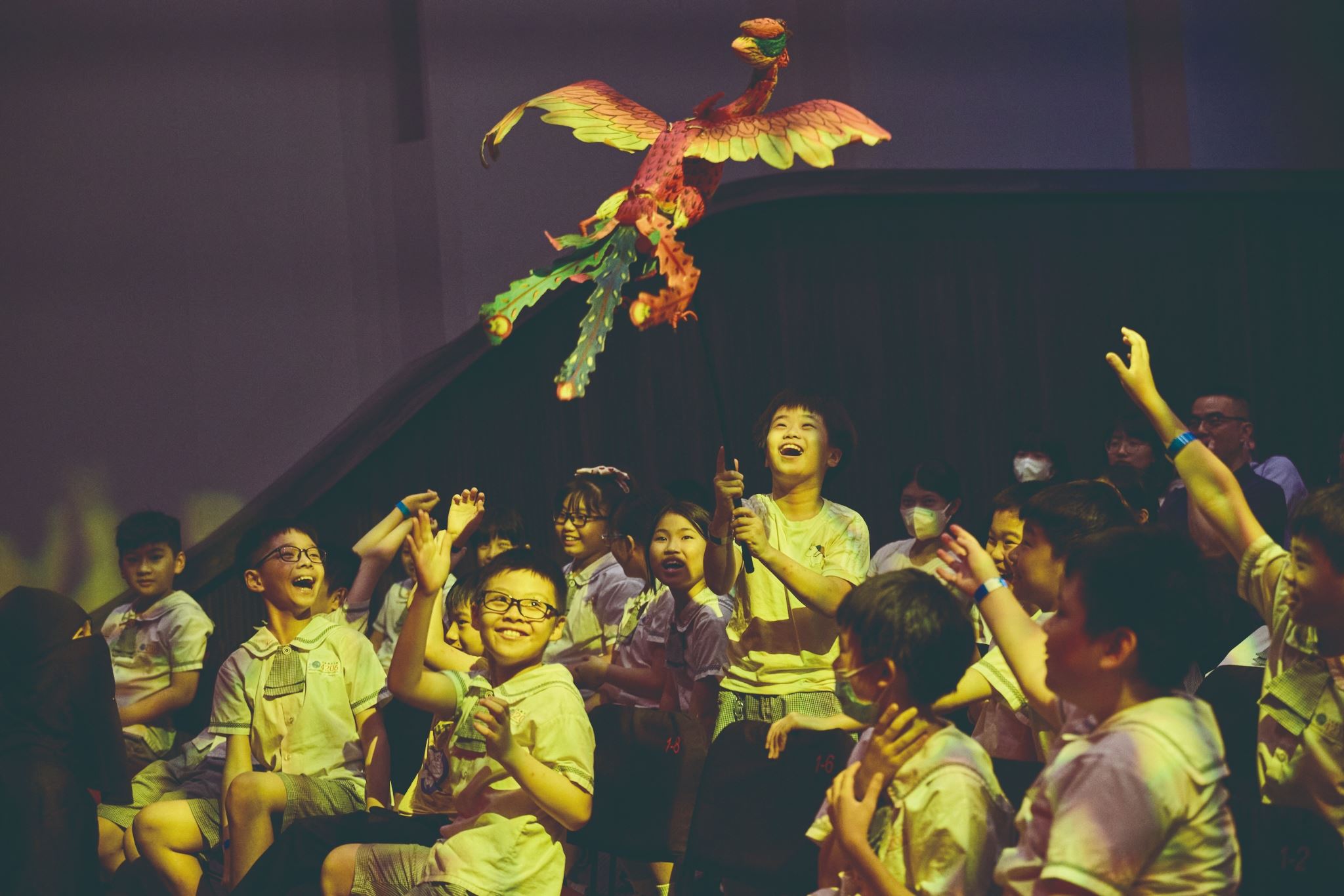 第一屆「兒童布袋戲劇本創作推廣計畫」之五洲勝義閣掌中劇團《原來你佇咧》，於臺灣戲曲中心首次試演，孩子相當融入劇情。第一屆獲得廣大迴響，第二屆蓄勢待發，為孩子帶來更多嶄新視野。（陳又維攝／國立傳統藝術中心提供）