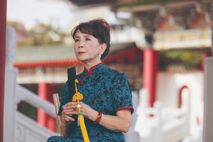 執節者歌：在南管「上四管」編制中，坐在正中間、手持拍板（即古代的「節」）者，既是唱曲者，也是整場指揮。（陳嬿朱提供）