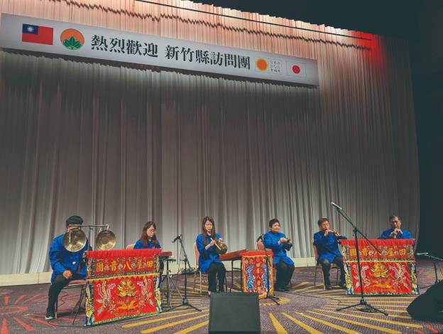 2023年，田屋北管八音團受邀赴日本宮崎縣首航之夜，演出「鼓吹樂」。（田屋北管八音團提供）