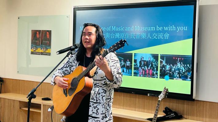 加拿大原住民音樂人 Aysanabee 演唱