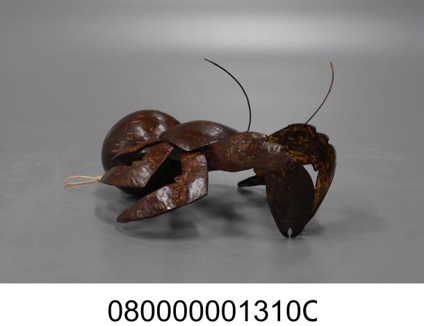 馬紹爾椰子蟹造型椰殼掛飾